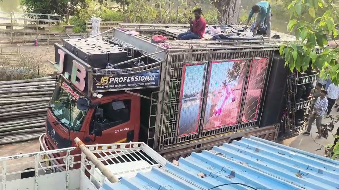 ଜେବି ଡିଜେ ଛେଣ୍ଡିପଦା ରେ ହେବି ବେଶ ରେ ଖେଳ କଲା 