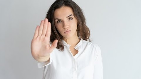 22 Body Language of Hands Gestures and what they signal