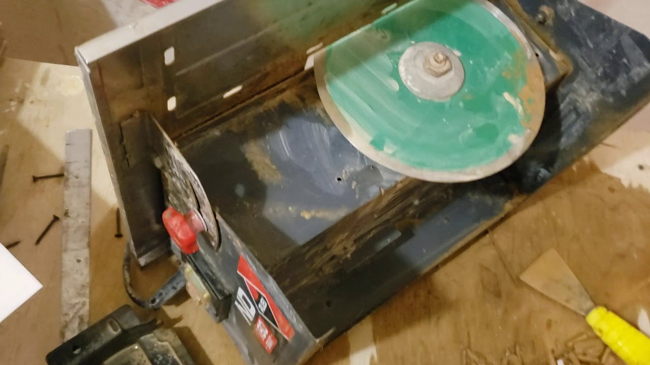 Запил плитки под 45 угол. Особенности работы с плиткорезом RUBI. СПб Колпино.