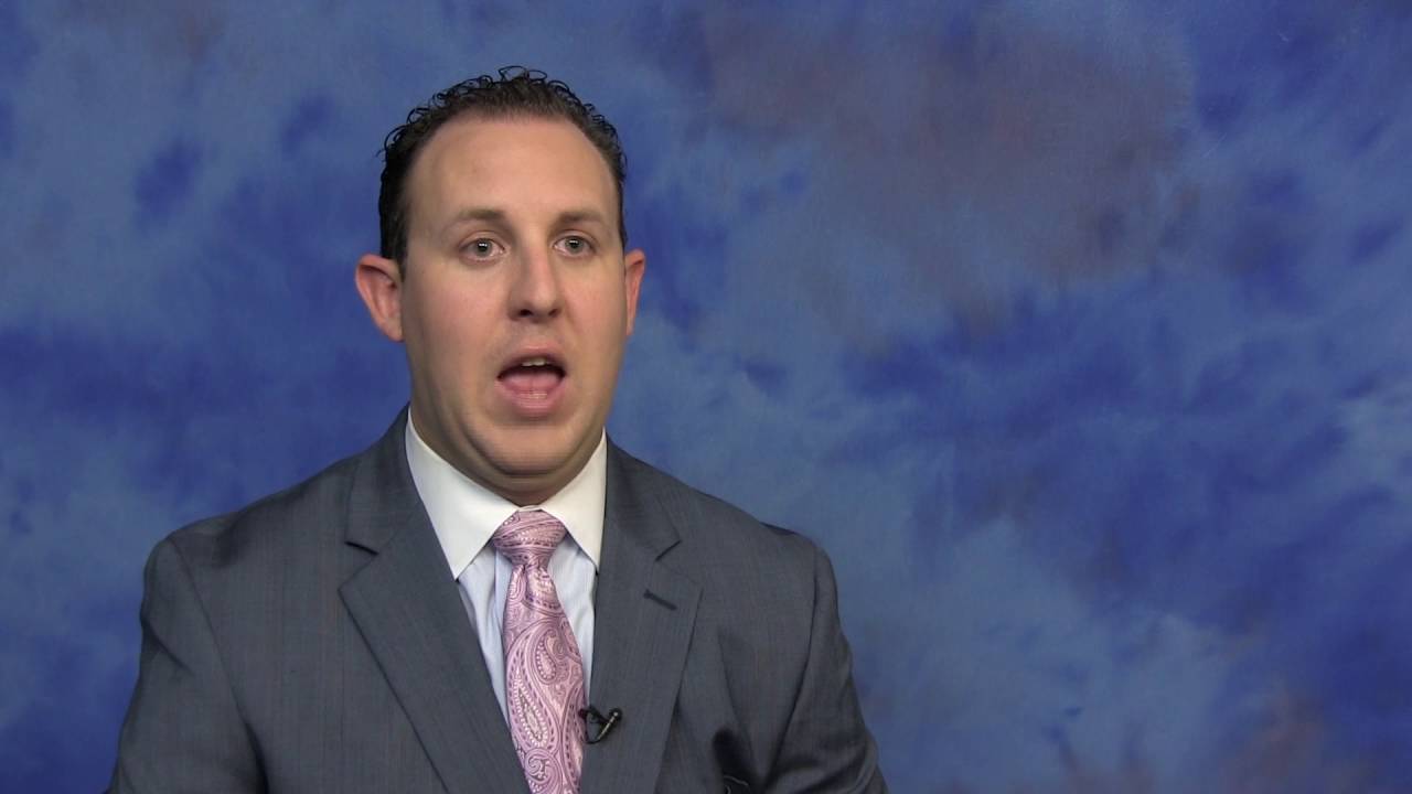 what are some common symptoms of a bad replacement hip