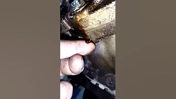 سبب بقعه الزيت تحت السياره Shonts 