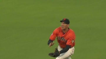CHC@SF: Pence makes a nice sliding grab in right