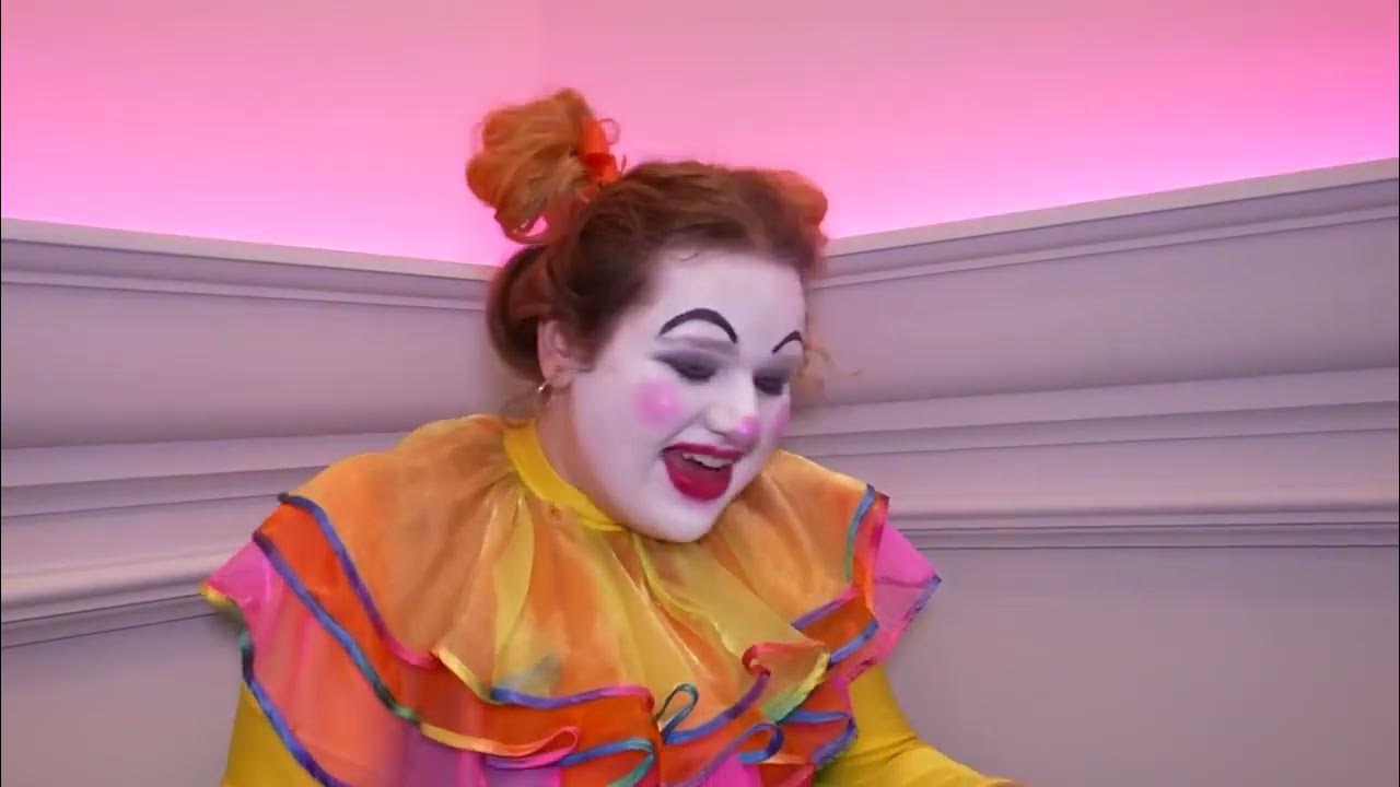 а4 свадьба у клоуна. клоунская свадьба. клоунская свадьба. клоунский свадебный костюм. мимы.