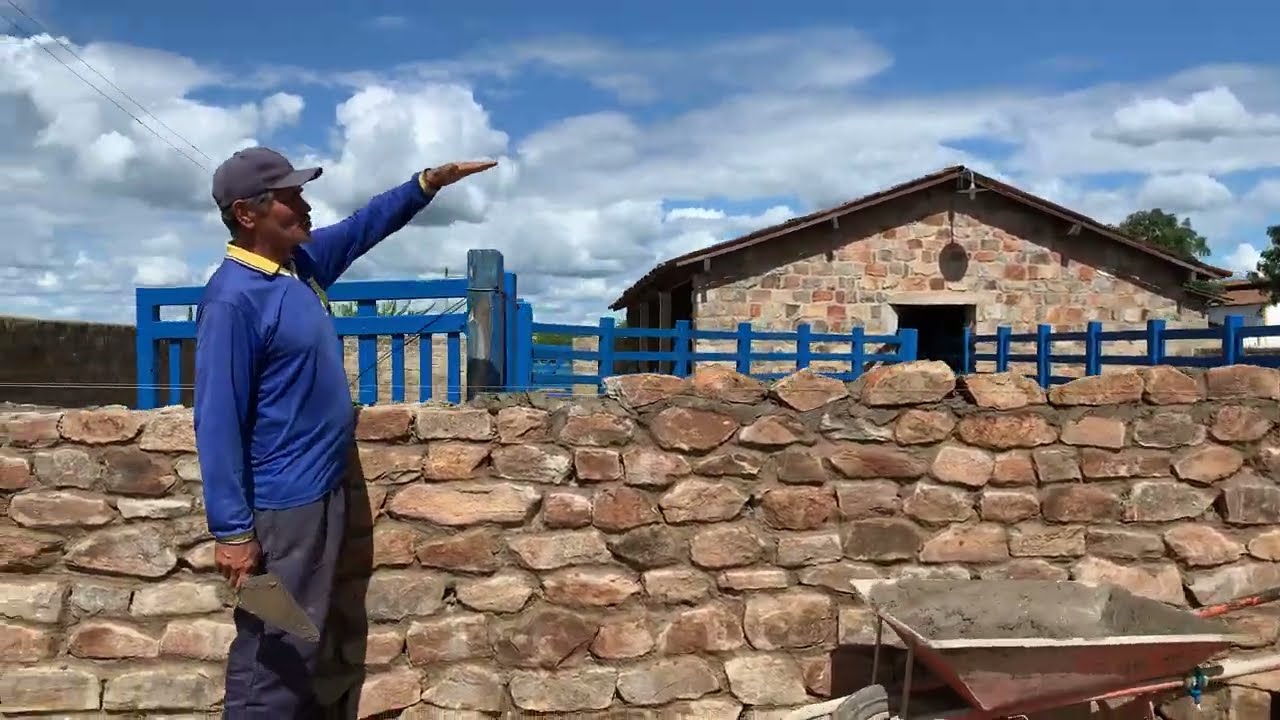 Muro De Pedra Seca Feito De Pedras Naturais Na Ilha De Creta Na