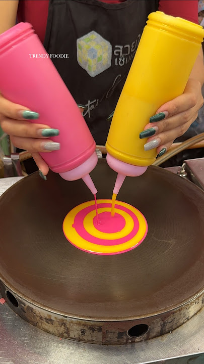 Whipped cream bomb crepe that you must eat when you go to Bangkok!!!