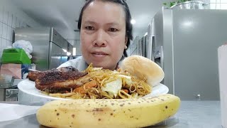 Mixed Pancit Bihon And Canton Prinitong Manok Banana