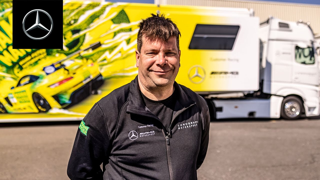 The Actros with the racing trailer | Mercedes-Benz Trucks