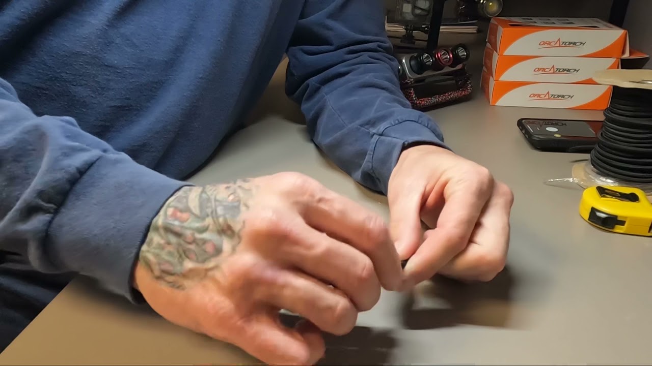 How to tie a bungee necklace