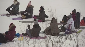FROZEN YOGA: Yoga Class Held On Frozen Lake In Winnipeg