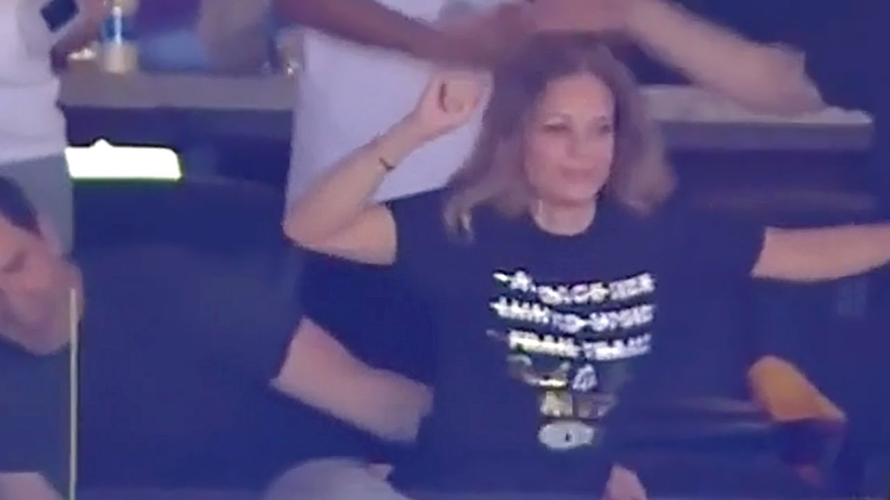 Sonya Curry Dances On Younger Man Youtube [ 720 x 1280 Pixel ]