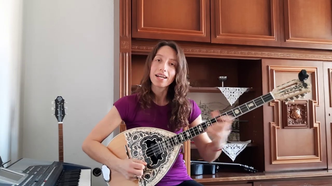 Να 'μουνα το σεντονάκι. Konstantina - bouzouki lessons