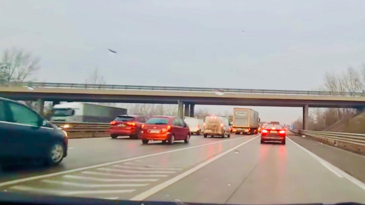 M5 autópálya és a nullás:) Kicsit játszottunk is a dugóban;)))-Zsófi vezetni tanul #autópálya 