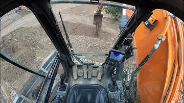 Fully autonomous Develon DX225LC-7 excavator uses technology from Gravis Robotics