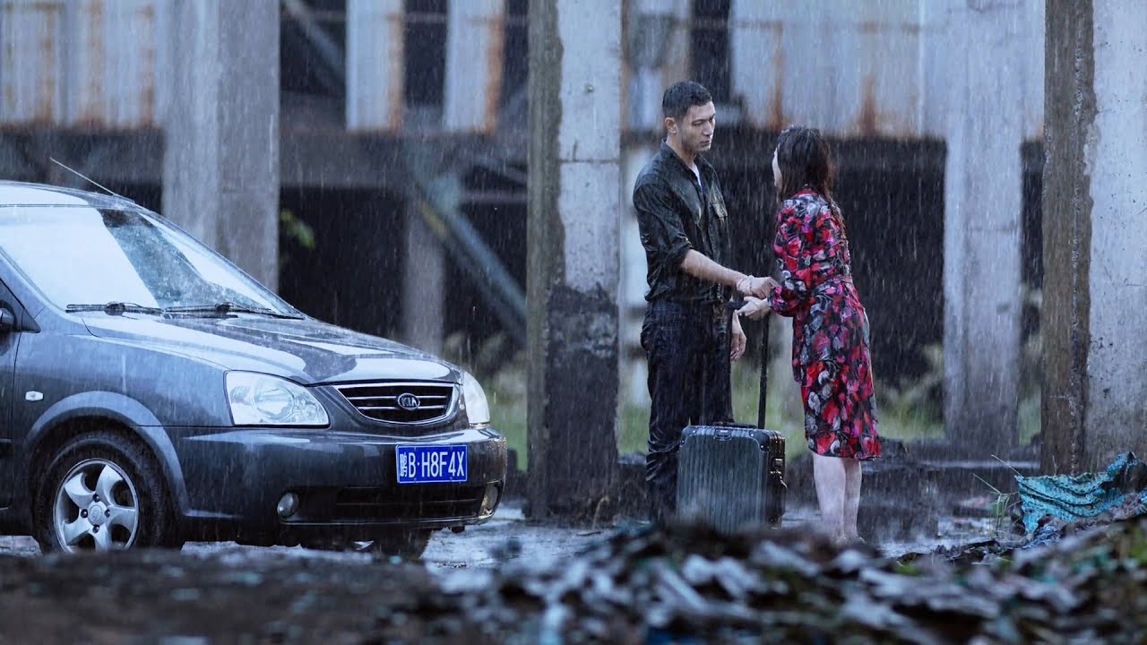 丈夫和小三遠走高飛，怎料妻子一個舉動讓他後悔一輩子【她的城】