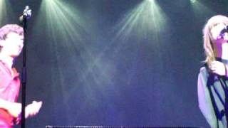 Snow Patrol & Laura Jansen - Set the fire to the third bar LIVE @ HMH Amsterdam 31-05-10