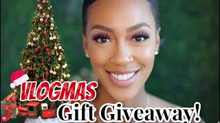 Gift Giveaway | Vlogmas Day 11 | YELLOOBERRY