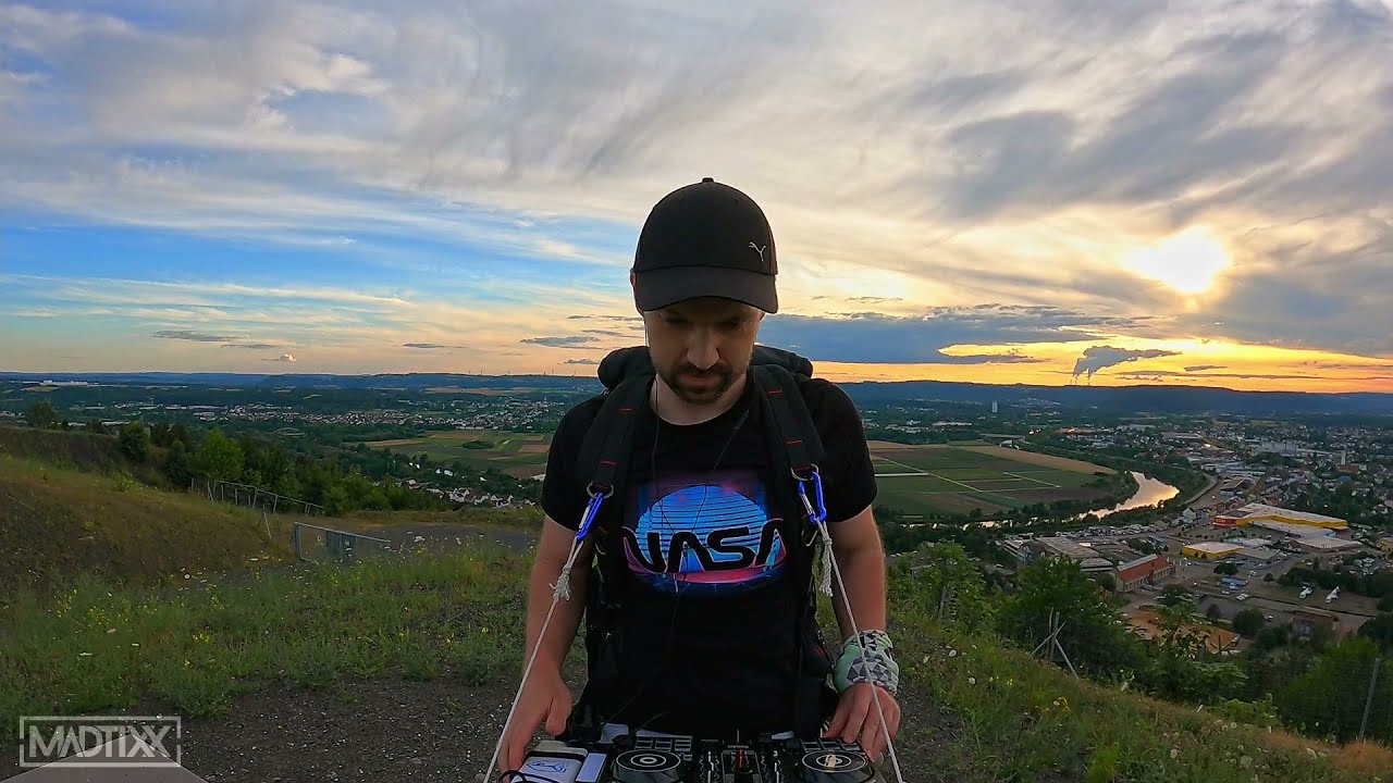 BauchladenDJ am Saarpolygon, Ensdorf (Saarlouis) mixt Progressive House in den Sonnenuntergang