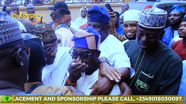 K1 DE ULTIMATE BREAKS DOWN IN TEARS AT 105 YEAR OLD MUM'S BURIAL