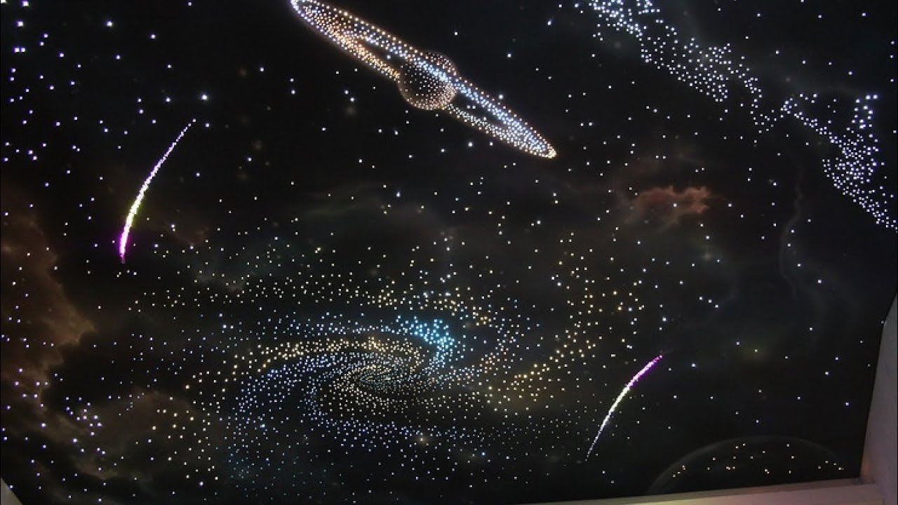 Звездное небо интерактивная. Натяжной потолок Млечный путь. Старпинс звездное небо. Потолок звездное небо Starpins. Фиброоптический потолок "звездное небо".