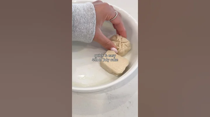 quick and easy 4th of july dessert 🇺🇸 #easyrecipe #dessert #4thofjuly #satisfying #fruitcake