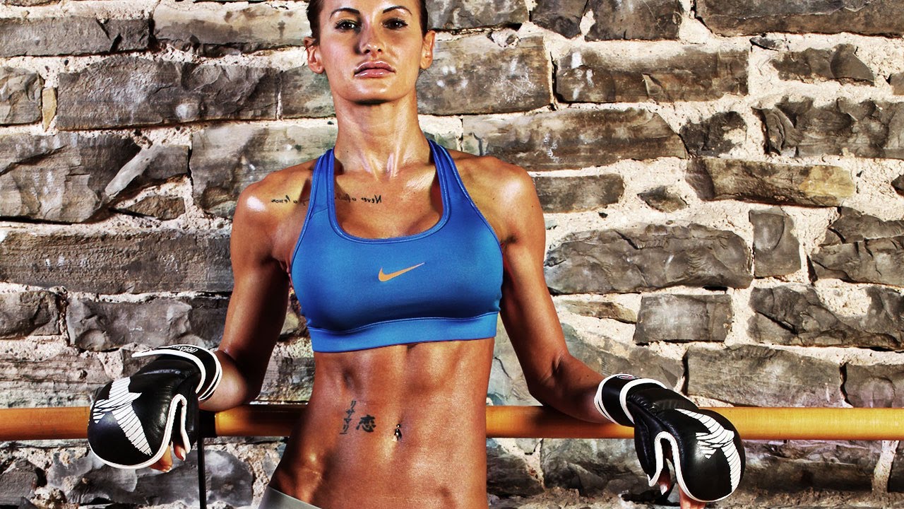 girls like you In And Out Push Ups -TheDailyHiit