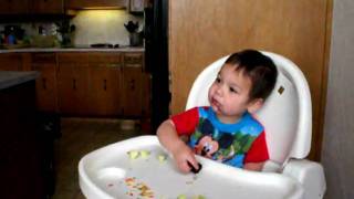 Ryan eating FRuit.AVI