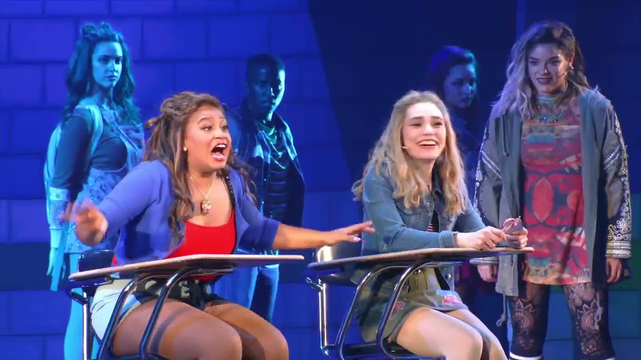 First Look At the New MEAN GIRLS National Tour!