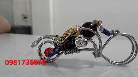 Móc khóa uốn thủ công