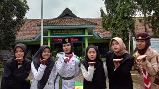 COVER LAGU TULUS (MANUSIA KUAT) KELAS 11 AGM KELOMPOK 3