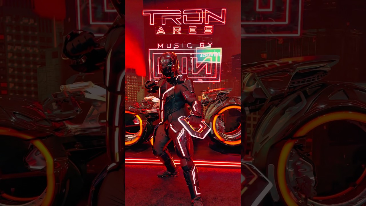 Debuting My TRON Ares Suit at SDCC! #shorts #tron #tronlegacy #tronares #sdcc #disney #cosplay #diy