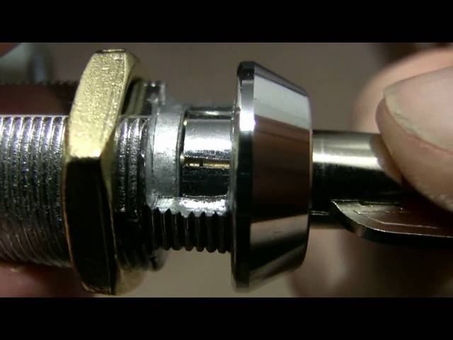 Demo of a cutaway tubular lock.