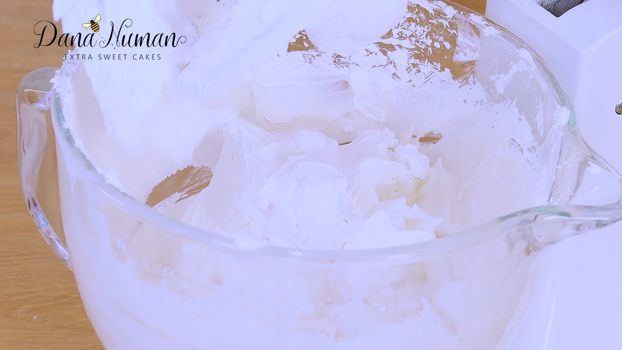 الكريما الملكية ( كريما الرويال ايسينغ) من كورس الكوكيز المجاني ROYAL ICING