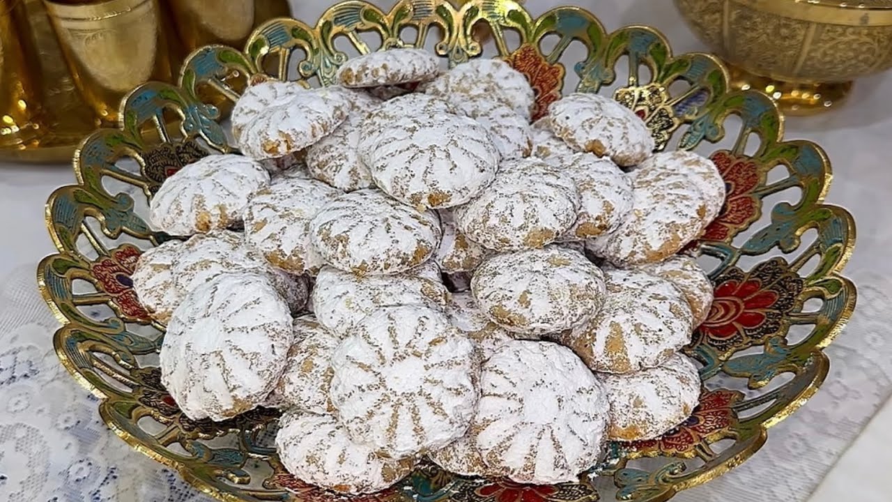لغريبة لمْسُوْسَة من حلويات الزمن الجميل اقتصادية بطريقة مبسطة وناجحة وسر البنه والريحة والقوام الهش