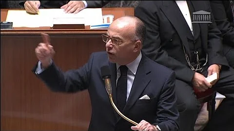 Cazeneuve  Ciotti: "Vous ne manquez pas de toupet"...