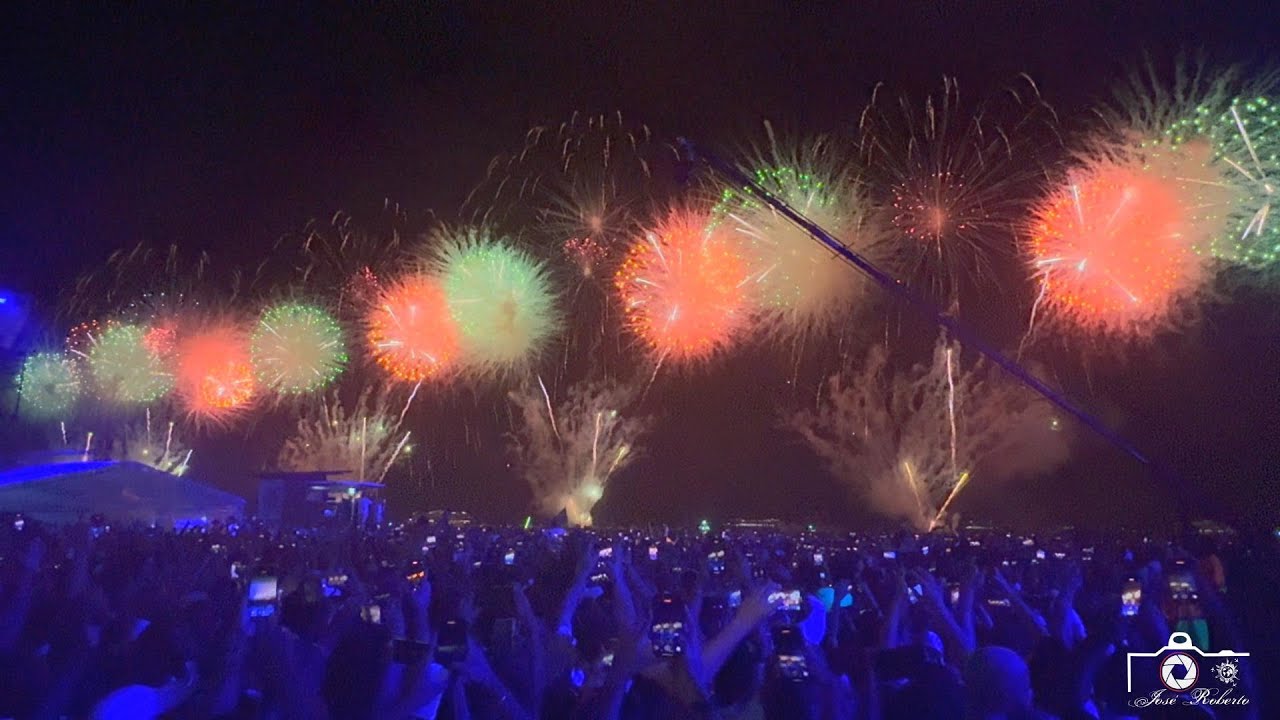 Réveillon 2025 | Queima de Fogos na Praia de Copacabana | Rio de Janeiro |