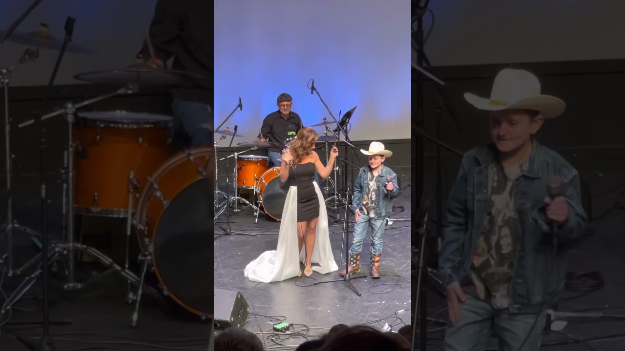 Singing With Tayla Lynn At The Twitty Lynn Concert In Pikeville, KY On November 20, 2021!