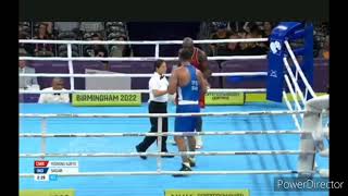 commonwealth 2022 : Cameroon's Maxime Yegnong Njieyo accidently hits the referee.