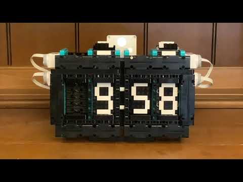 LEGO Mindstorms Digital Desk Clock (early version)