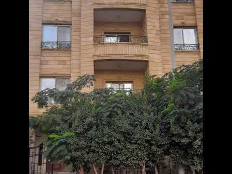 ايجار مفروش شقه بيزمنت ٢٠٠ م فرش جديد ثلاث غرف نوم مكيفه وحديقه٨٠ م ومدخل خاص بالمستثمرين جنوبيه ١