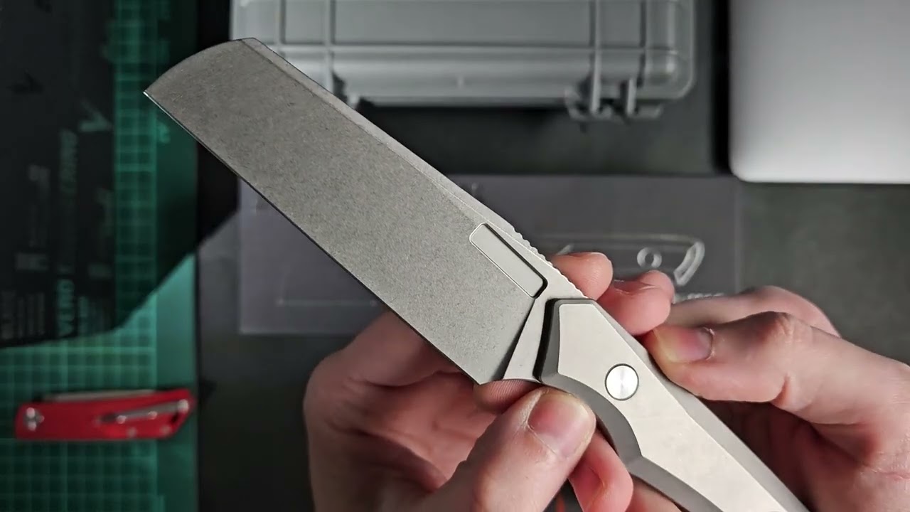 Vero Axon Titanium Fixed Blade