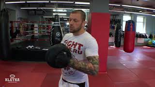 Боксерская дорожка, тренировки по боксу: отработка ударов с уклоном