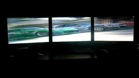 Racedriver: GRID running on Eyefinity - works perfect and looks awesome!