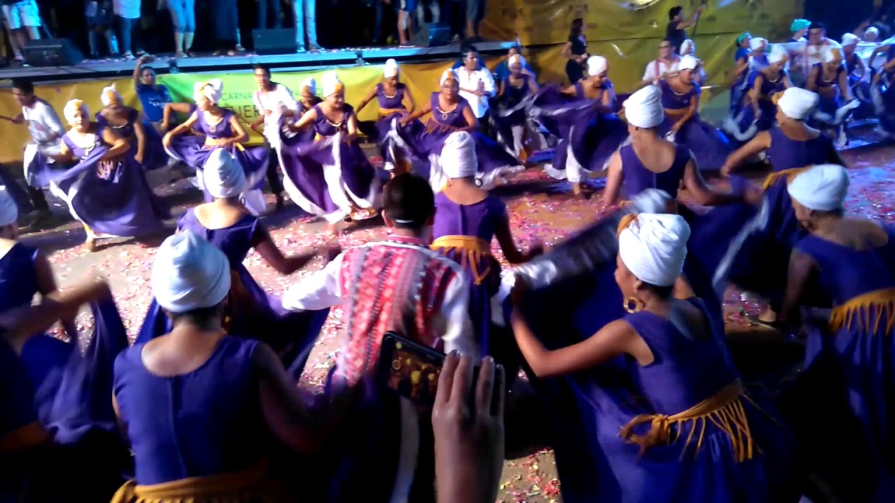 Arica negro carnaval con la fuerza del sol día 1