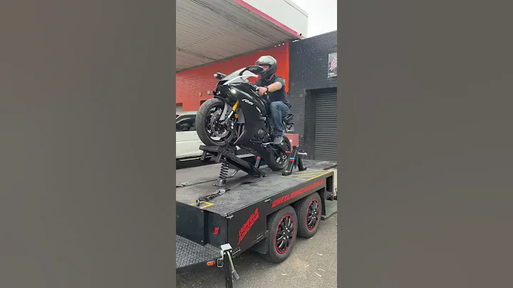 Learning clutch up wheelies on a 2018 YAMAHA R6 | Akrapovic exhaust | WHEEIE MACHINES AUSTRALIA