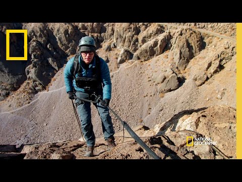 Bobby Bones Caitlin Parker Descend A Cliff Running Wild With Bear Grylls 