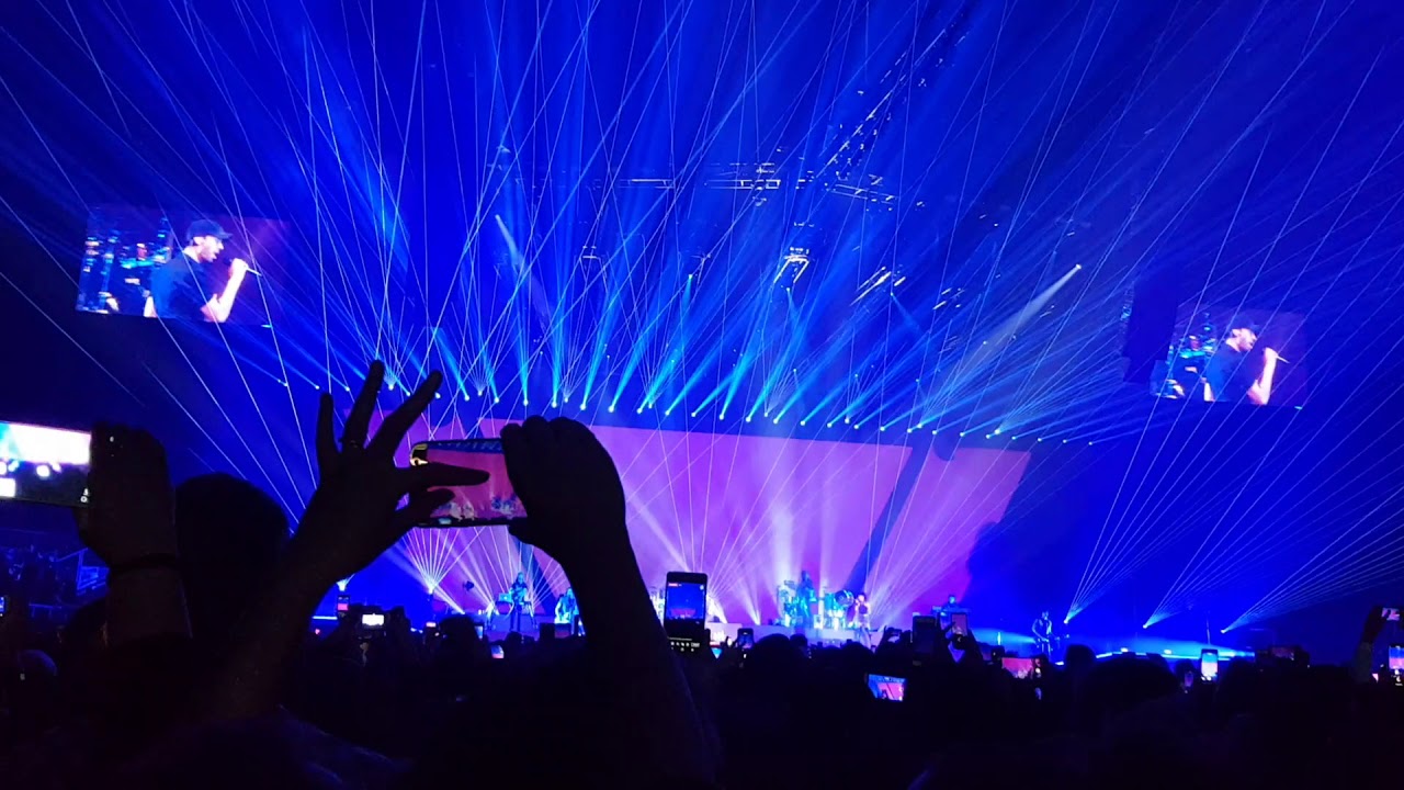 Enrique Iglesias - Heartbeat ft. Nicole Scherzinger ( live in Paris 2018 )