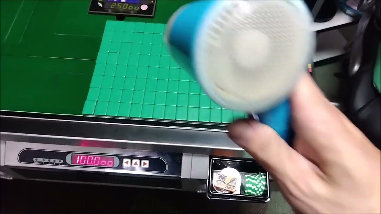 3人麻雀用築牌(牌山)押出機「ゴッドハンド2」と「牌プッシュPro」の