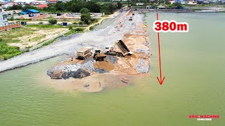 Transporting rocks with a SHACMAN dump truck and wheel loader pushing into deep water!
