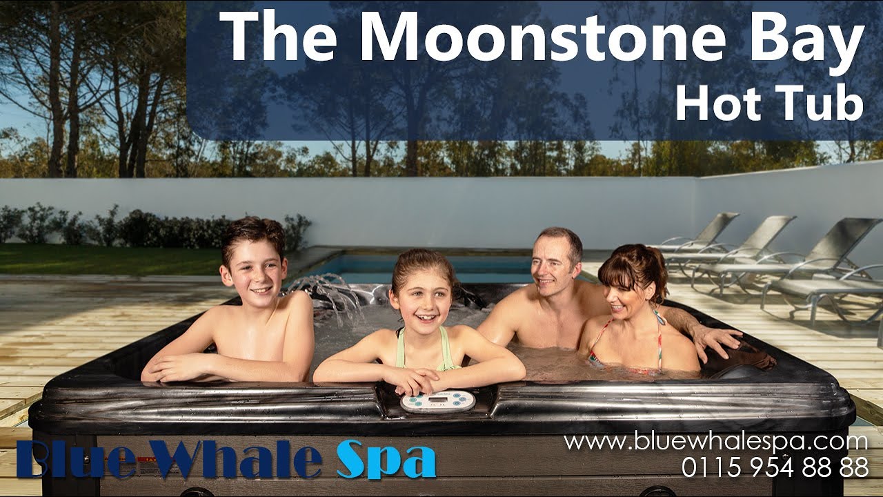 The Moonstone Bay 5-Seater Hot Tub