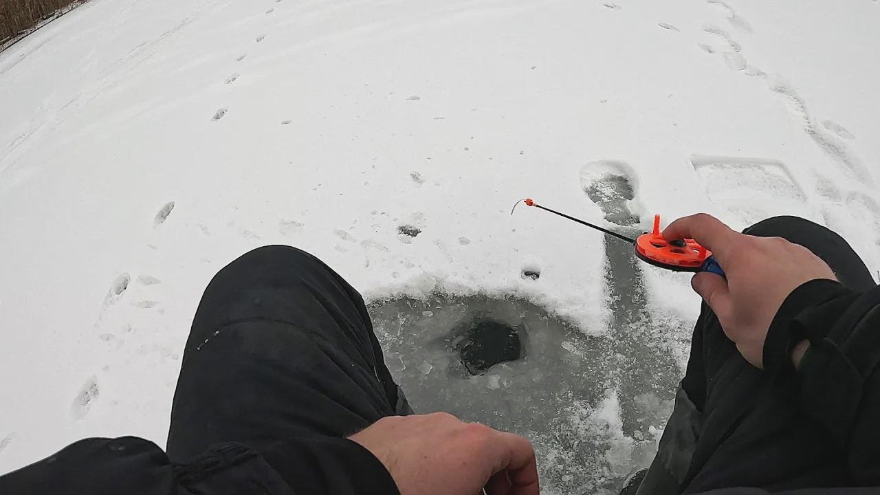 First Ice of the Season: Catching Huge Perch on the Dnipro River!